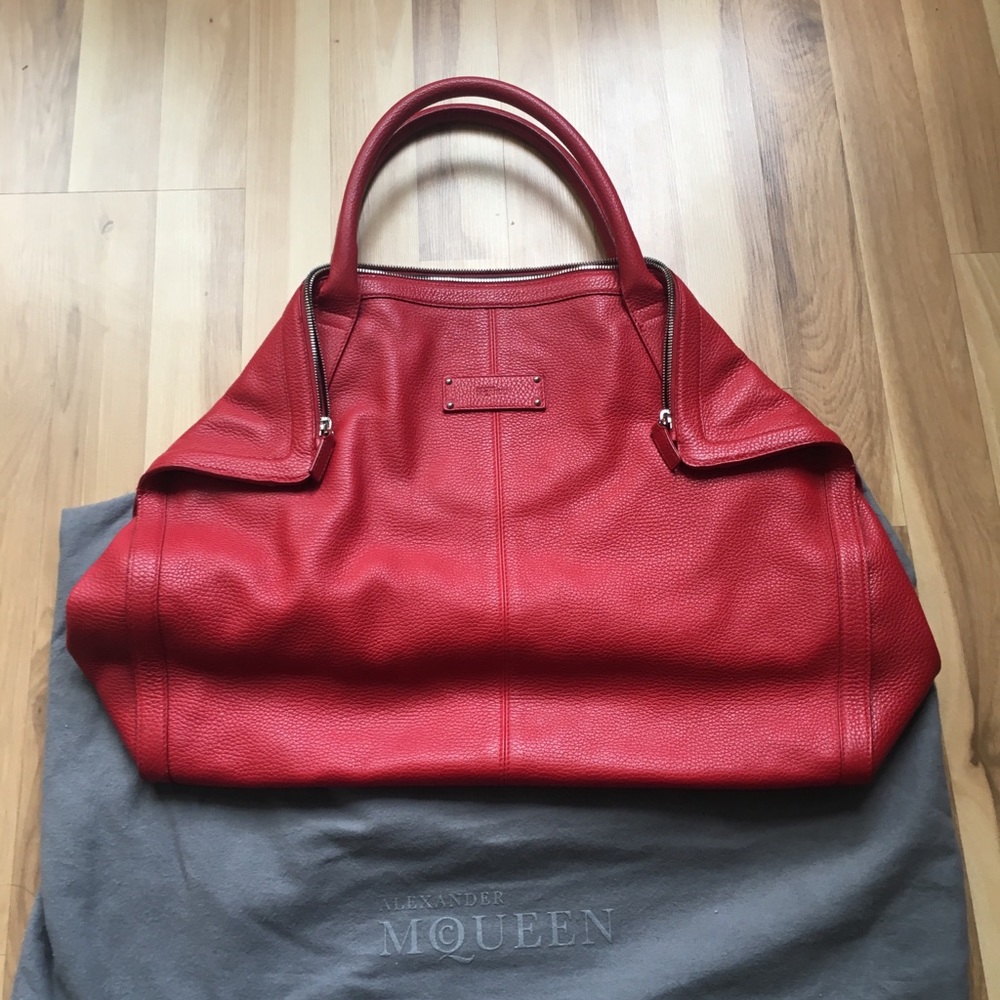 Red Alexander McQueen De La Manta Bag- lovely ❤️